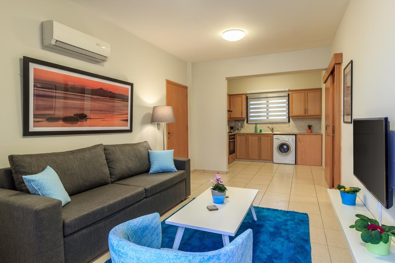 Soho City Apartments Larnaca Esterno foto
